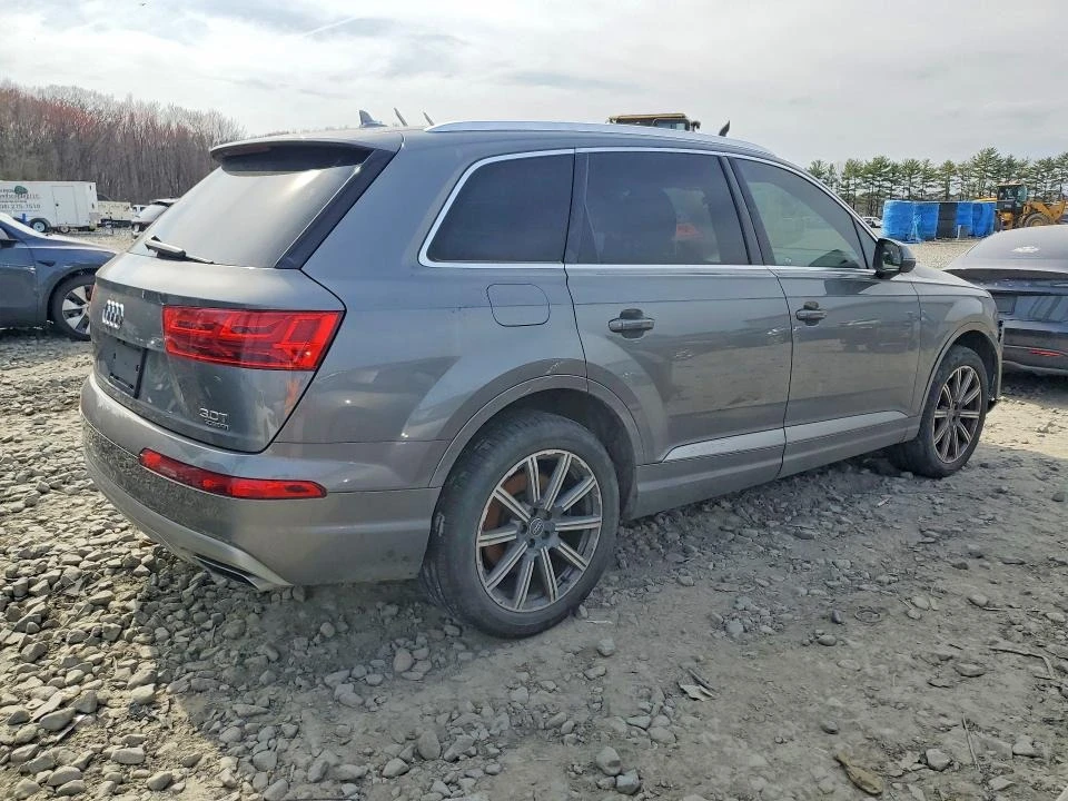 Audi Q7, снимка 3 - Автомобили и джипове - 54599633