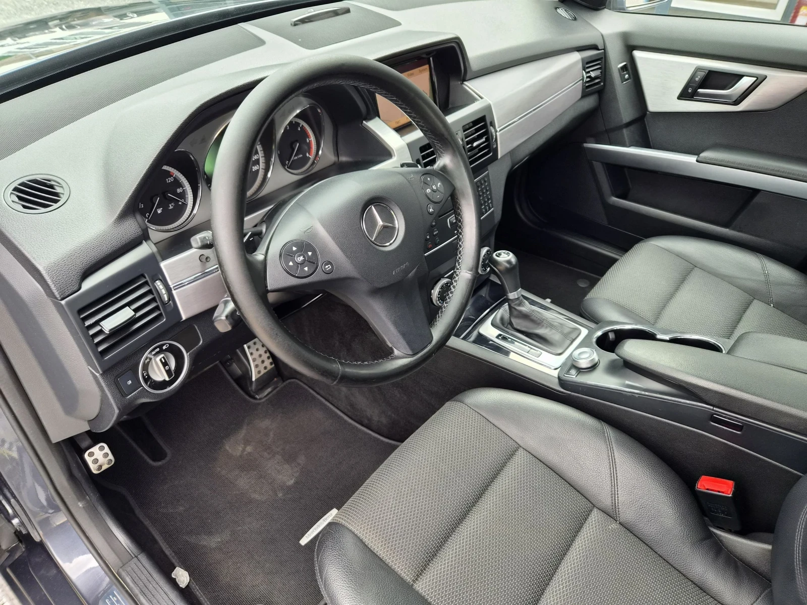 Mercedes-Benz GLK 220CDI 4MATIC, снимка 9 - Автомобили и джипове - 54652834