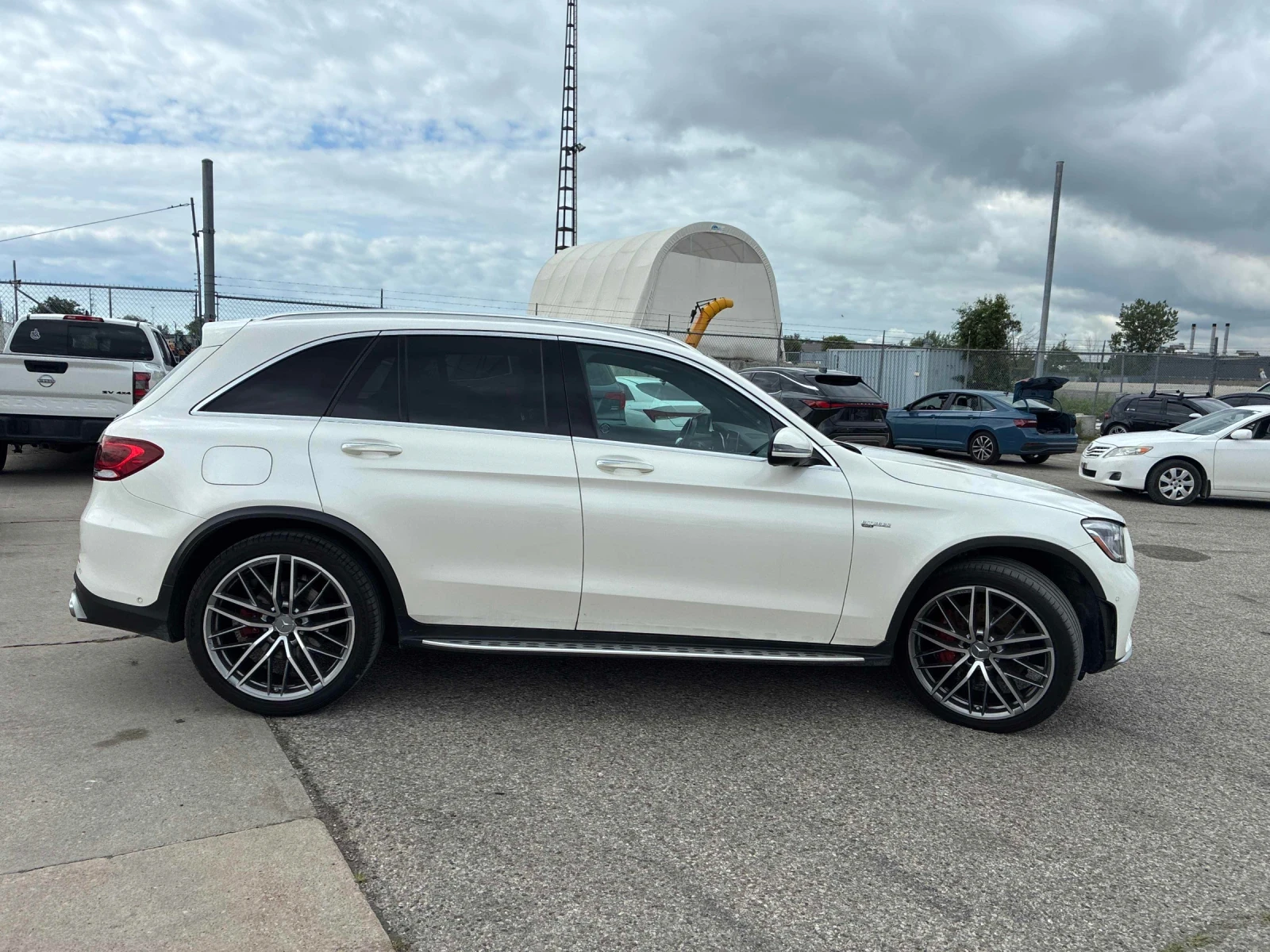 Mercedes-Benz GLC 43 AMG AMG Drive Unit* Burmester* Red Interior* Digital, снимка 2 - Автомобили и джипове - 55241849