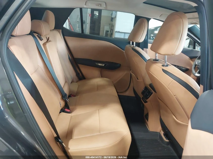 Lexus RZ 450e Premium AWD, снимка 8 - Автомобили и джипове - 55371054