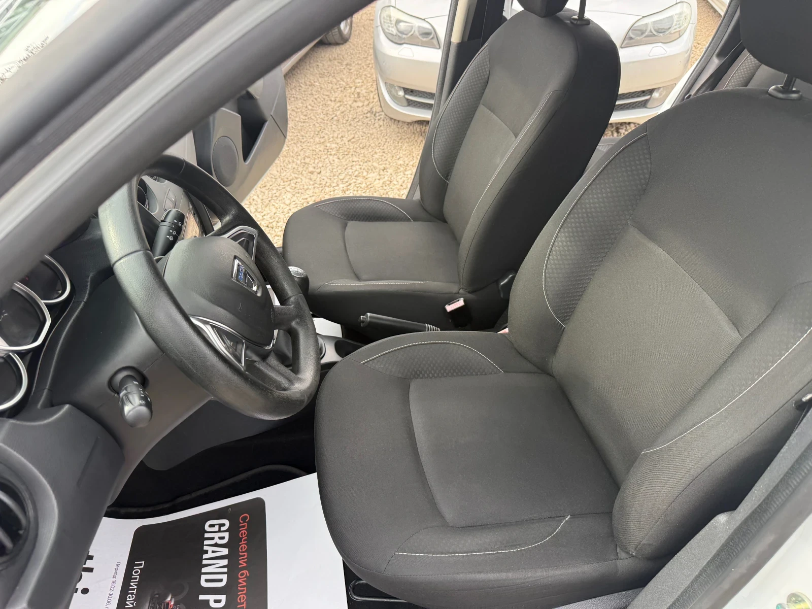 Dacia Duster Газ/Бензин, снимка 9 - Автомобили и джипове - 55652394