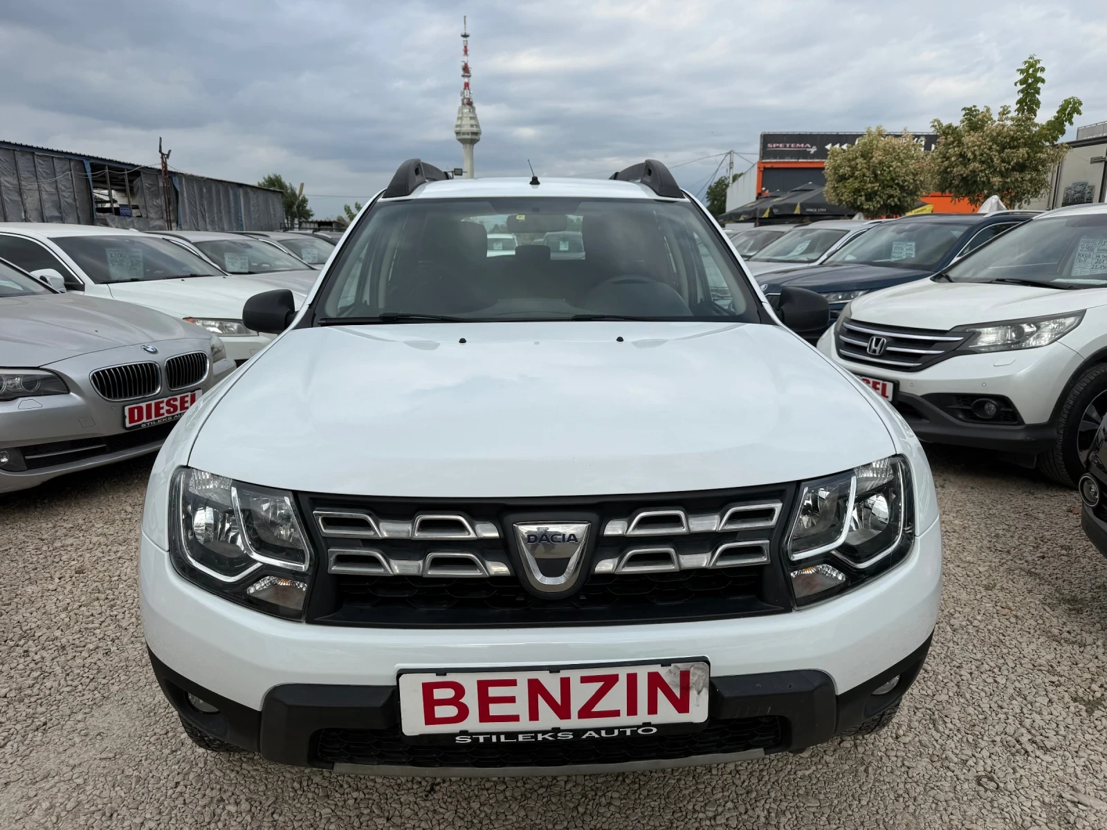 Dacia Duster Газ/Бензин, снимка 3 - Автомобили и джипове - 55652394