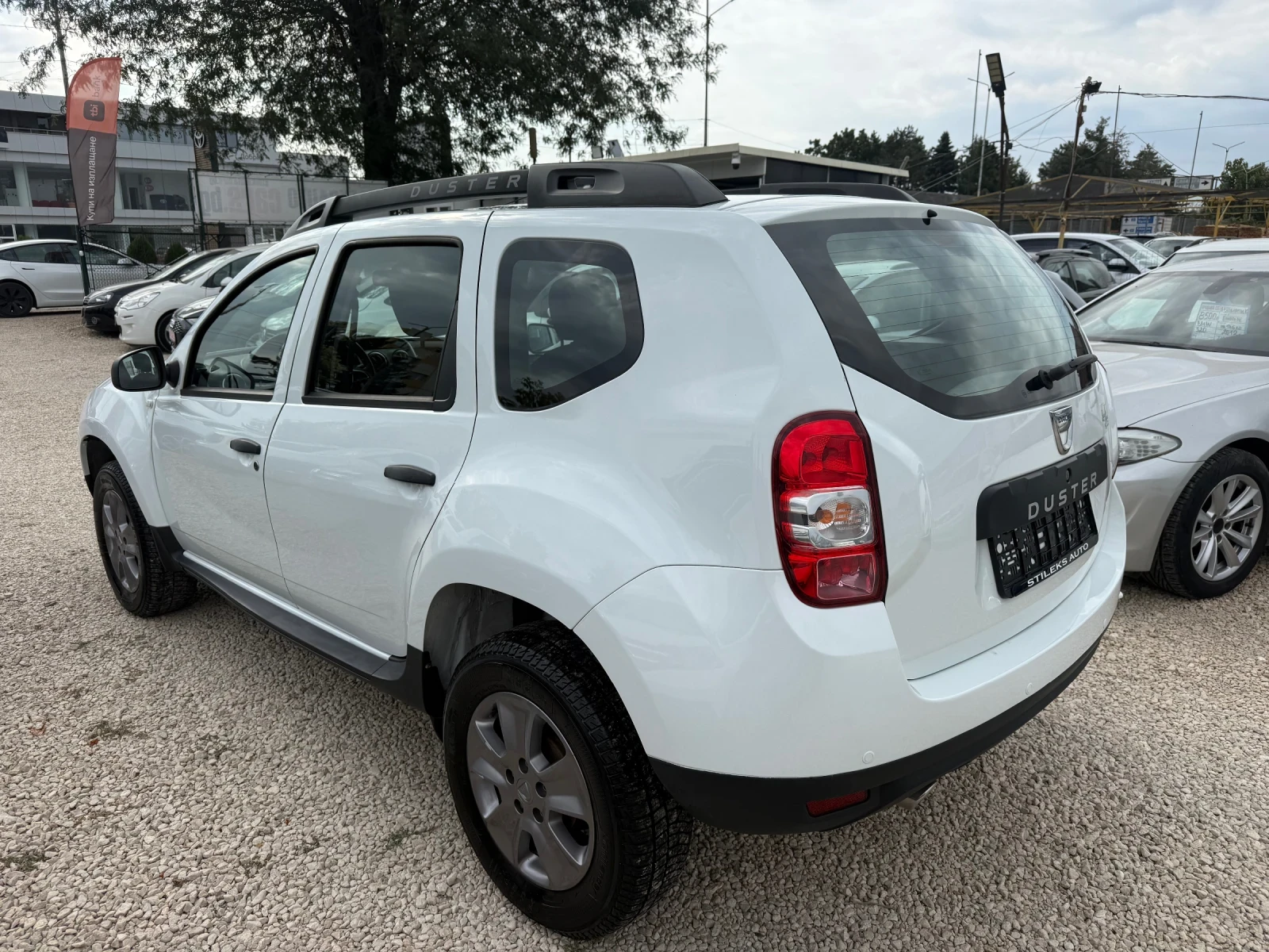Dacia Duster Газ/Бензин, снимка 4 - Автомобили и джипове - 55652394