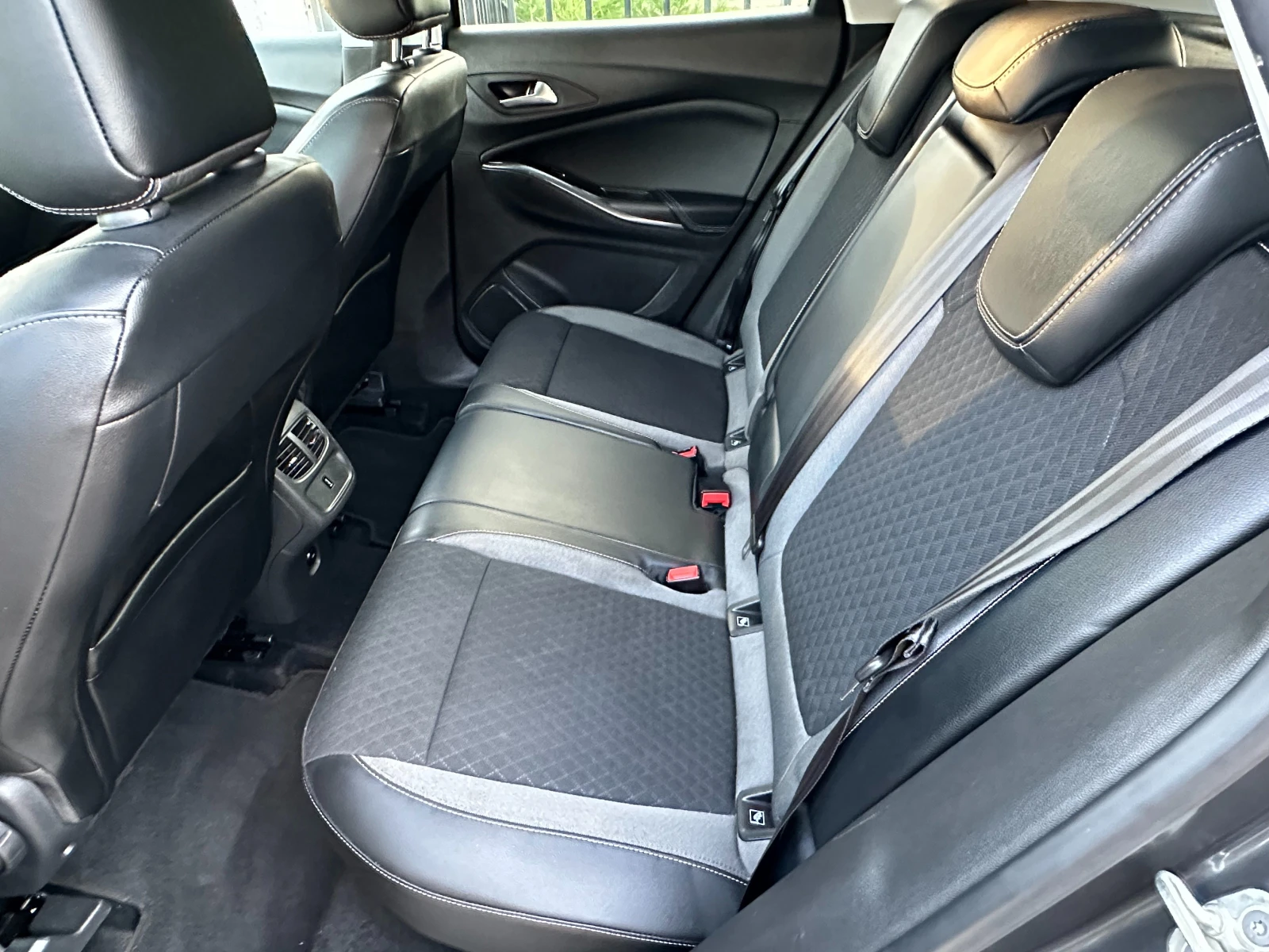 Opel Grandland X 1.5D-LED-44000km-AUTOMAT-NAVI-PDC-CAMERA-BUSINESS, снимка 12 - Автомобили и джипове - 55658850
