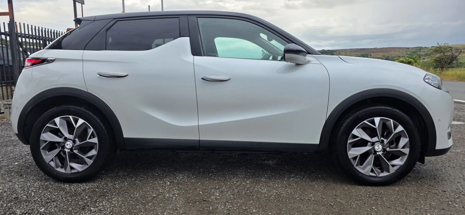 DS DS 3 Crossback 50 KWh-Grand Chic-136hp-Full Extra, снимка 3 - Автомобили и джипове - 56233194