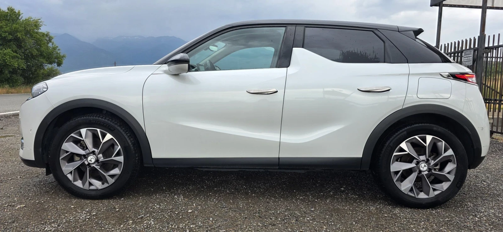 DS DS 3 Crossback 50 KWh-Grand Chic-136hp-Full Extra, снимка 2 - Автомобили и джипове - 56233194