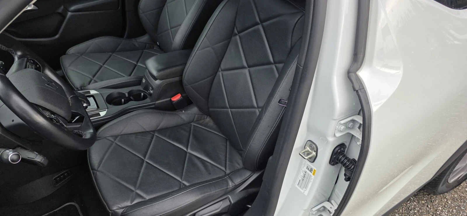 DS DS 3 Crossback 50 KWh-Grand Chic-136hp-Full Extra, снимка 7 - Автомобили и джипове - 56233194