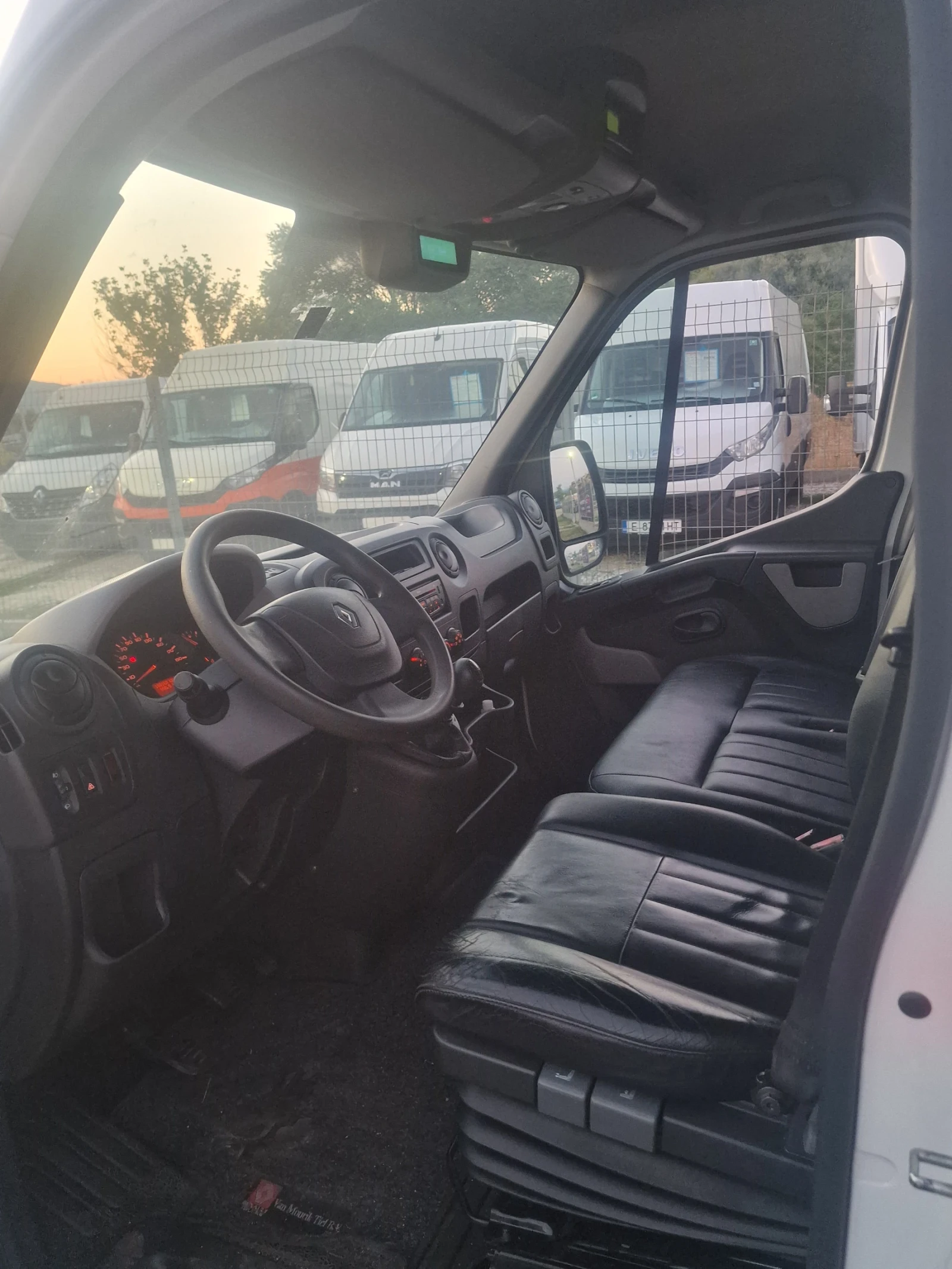 Renault Master 2.3 125кс Thermo king Нидерландия на ход, снимка 15 - Бусове и автобуси - 51389750