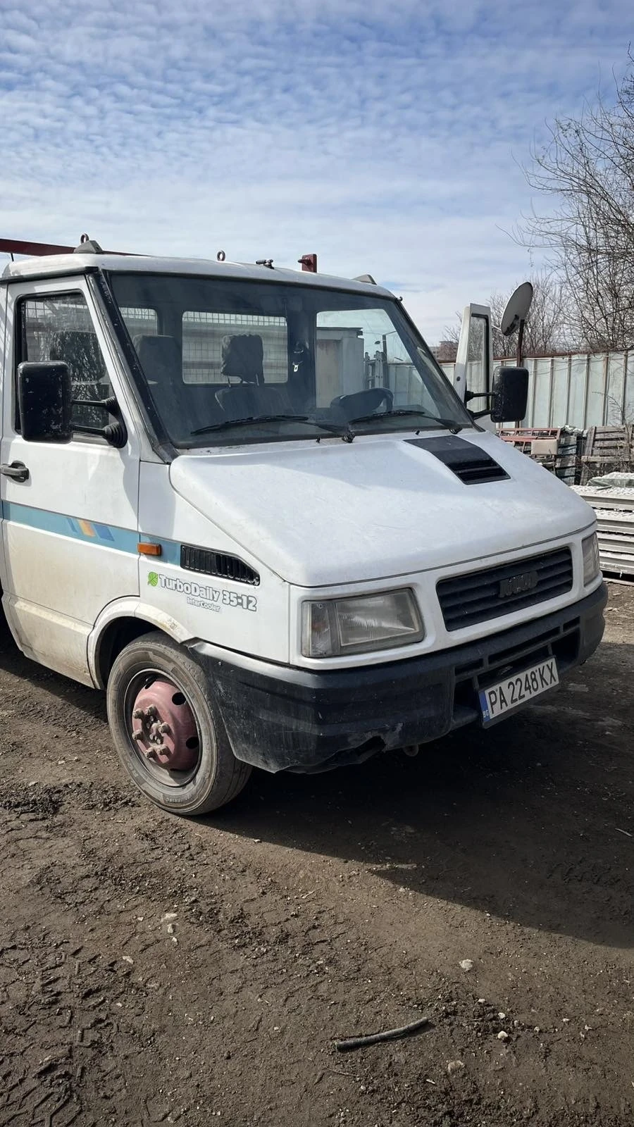 Iveco Daily Бордово , снимка 6 - Камиони - 53951521