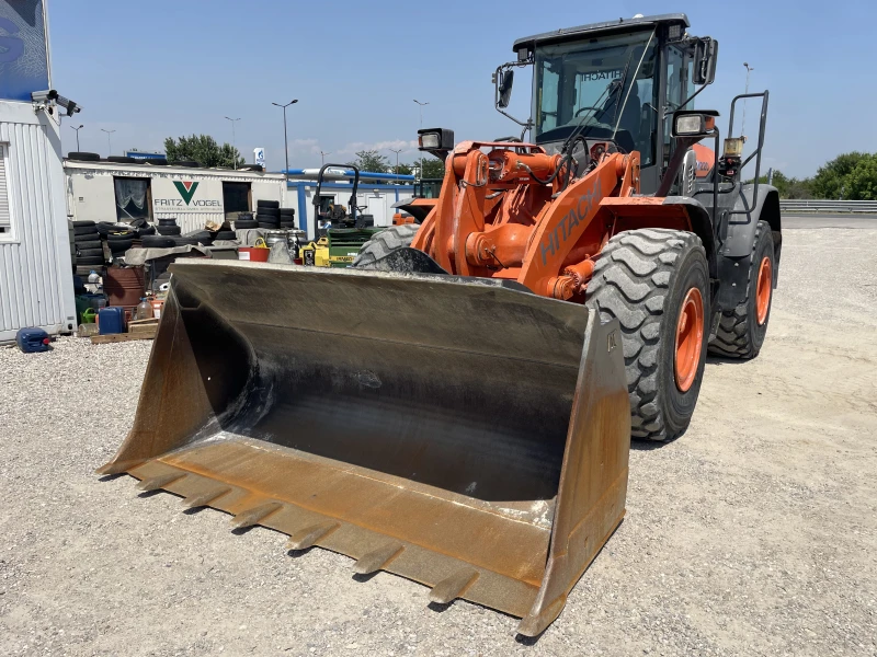 Челен товарач Hitachi ZW220-5B , снимка 9 - Индустриална техника - 51140509