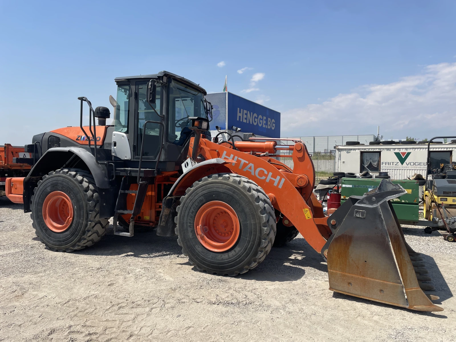   Hitachi ZW220-5B  | Mobile.bg   15