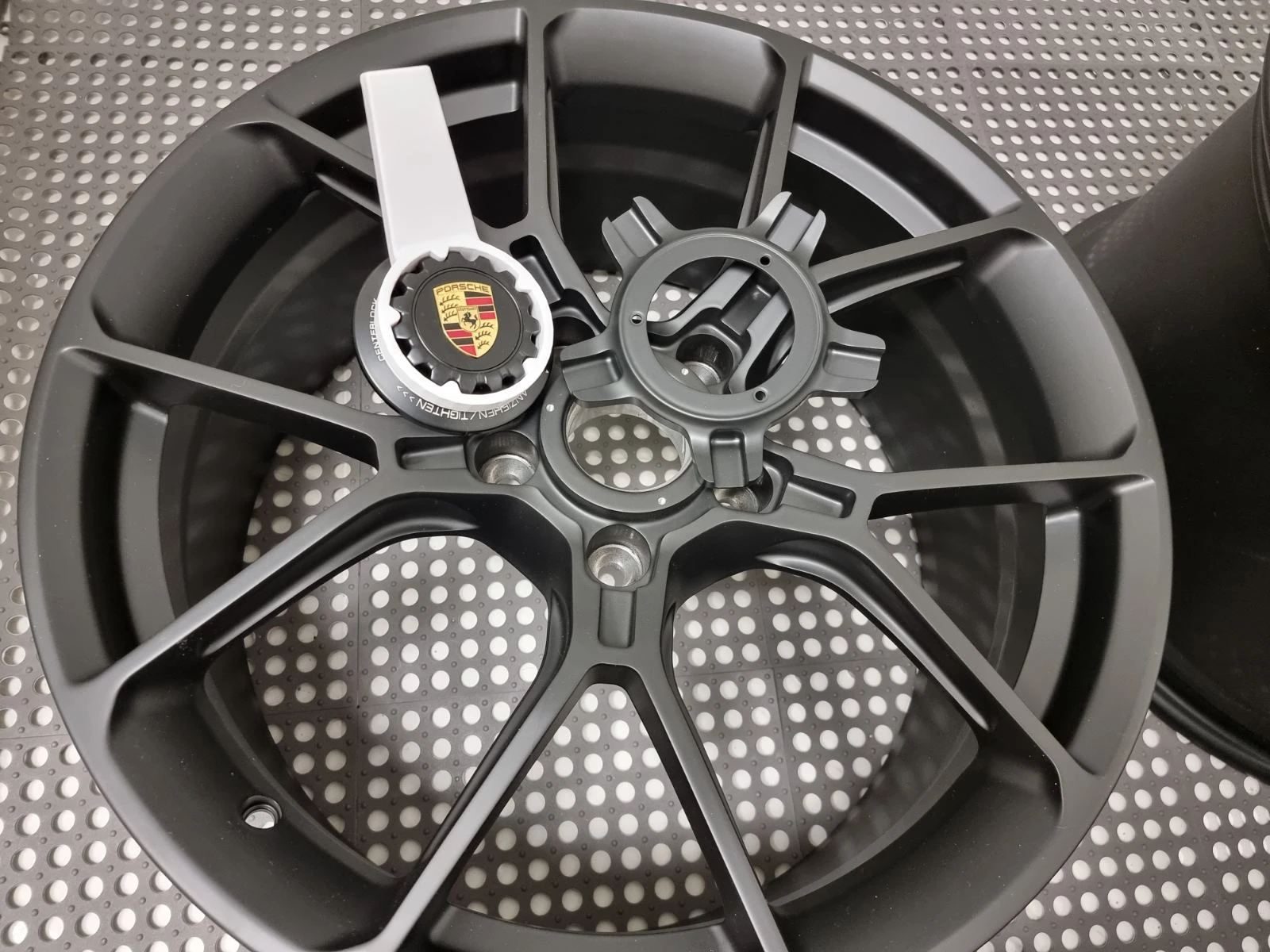   Porsche Carrera | Mobile.bg   3