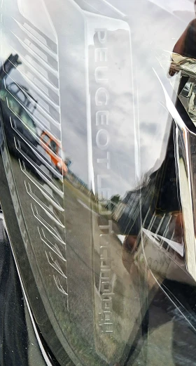 Peugeot 2008 1.2i Full LED* Car Play* 97000km. Top, снимка 17