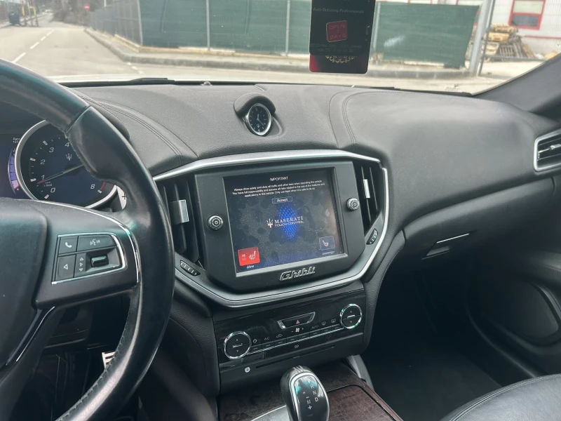 Maserati Ghibli S Q4, снимка 15 - Автомобили и джипове - 51117191