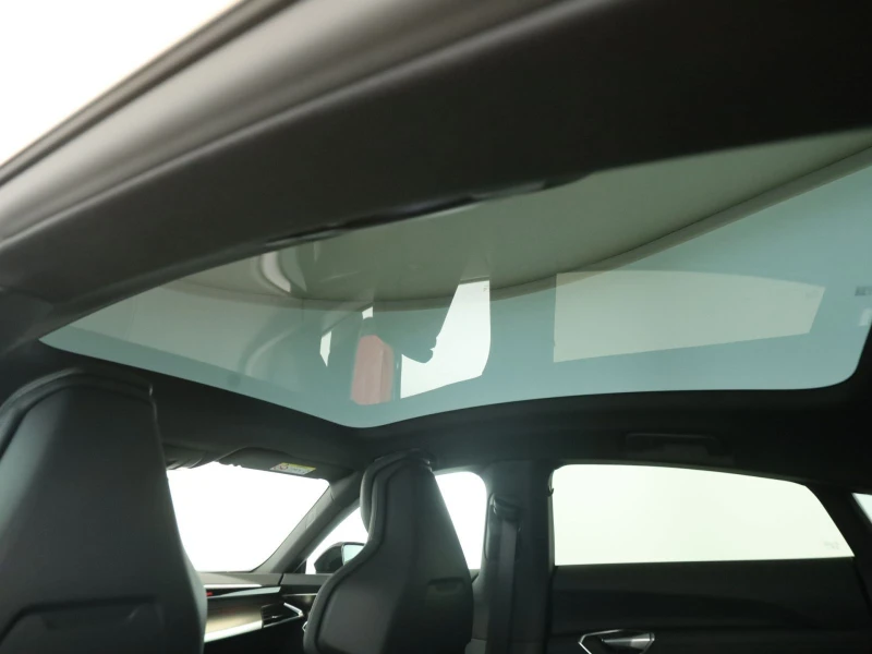 Audi E-Tron GT QUATTRO/ MATRIX/ PANO/ 360/ B&O/ HEAD UP/, снимка 14 - Автомобили и джипове - 49810016