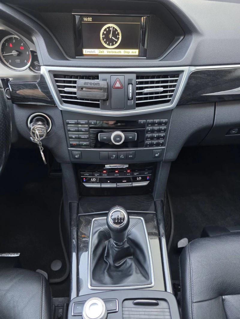 Mercedes-Benz E 220 CDI, снимка 15 - Автомобили и джипове - 51480881