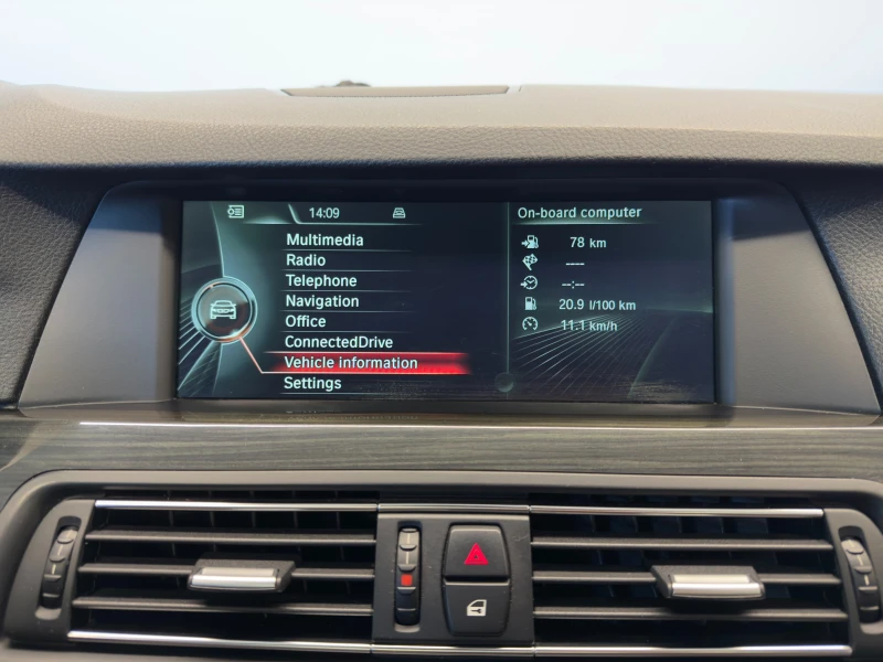 BMW 535 xDrive TOURING, снимка 13 - Автомобили и джипове - 52237923