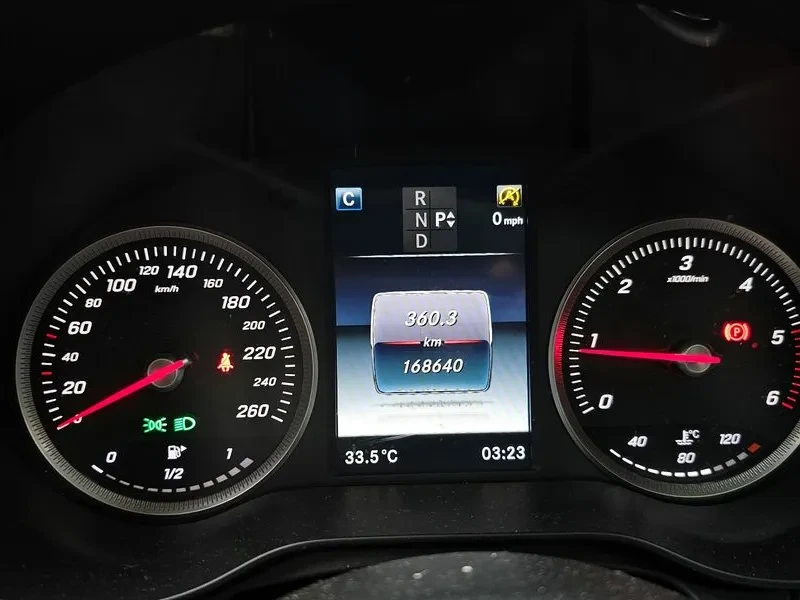 Mercedes-Benz C 200  - изображение 8