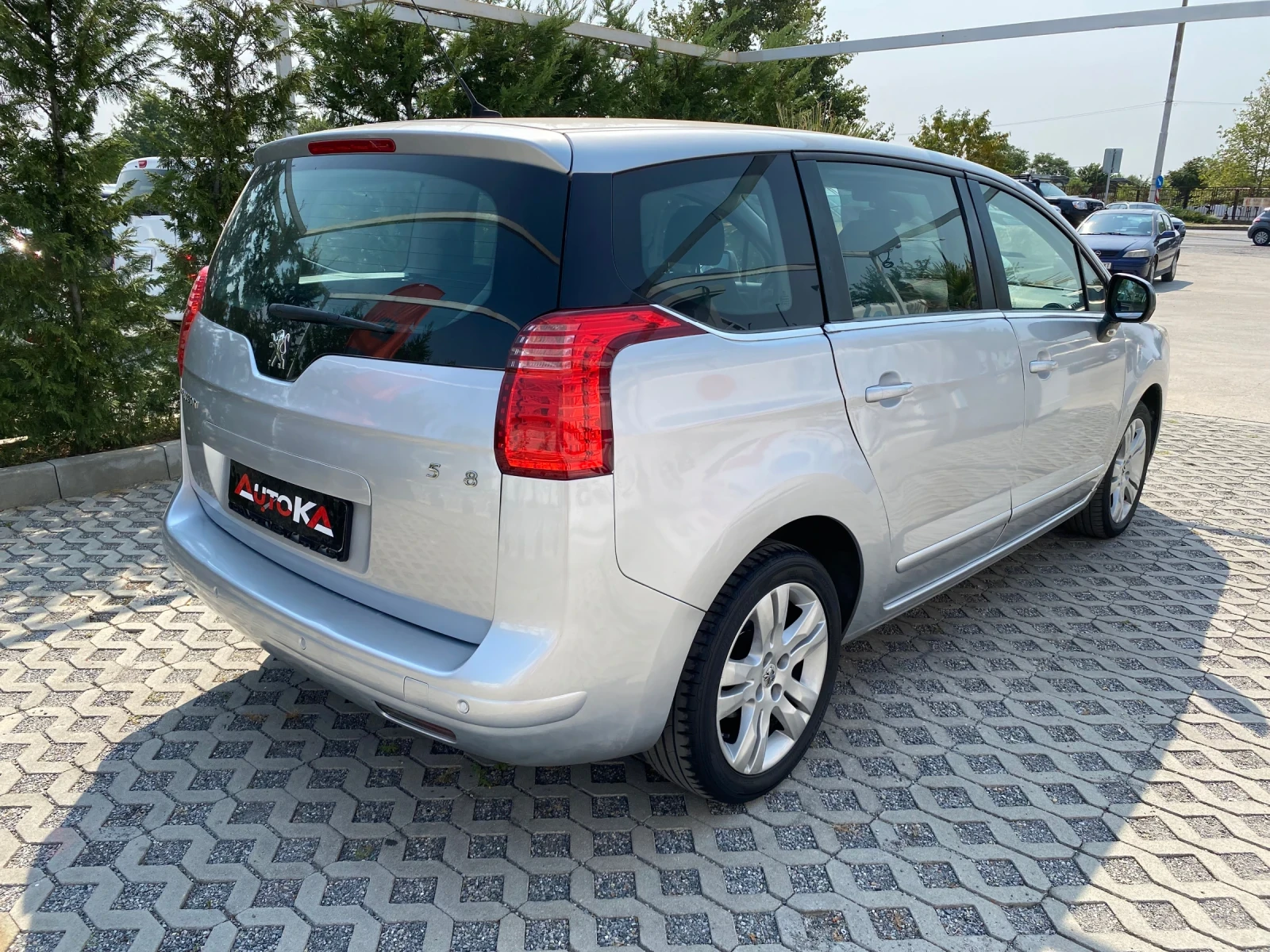 Peugeot 5008 2.0HDI-163кс= ПЪЛЕН АВТОМАТИК= АВТОПИЛОТ - изображение 3