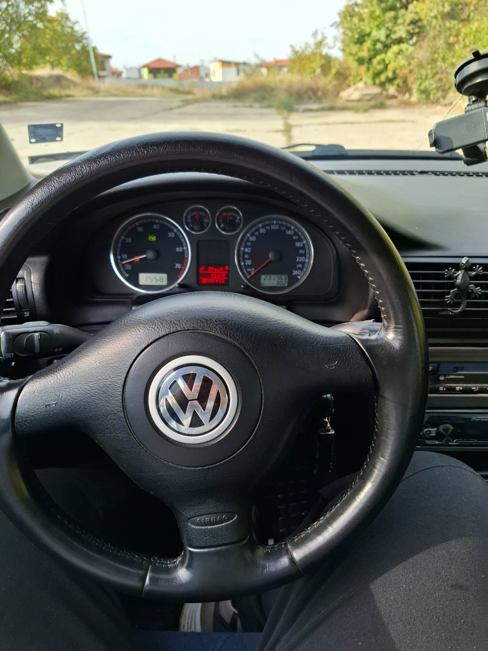 VW Passat  - изображение 8