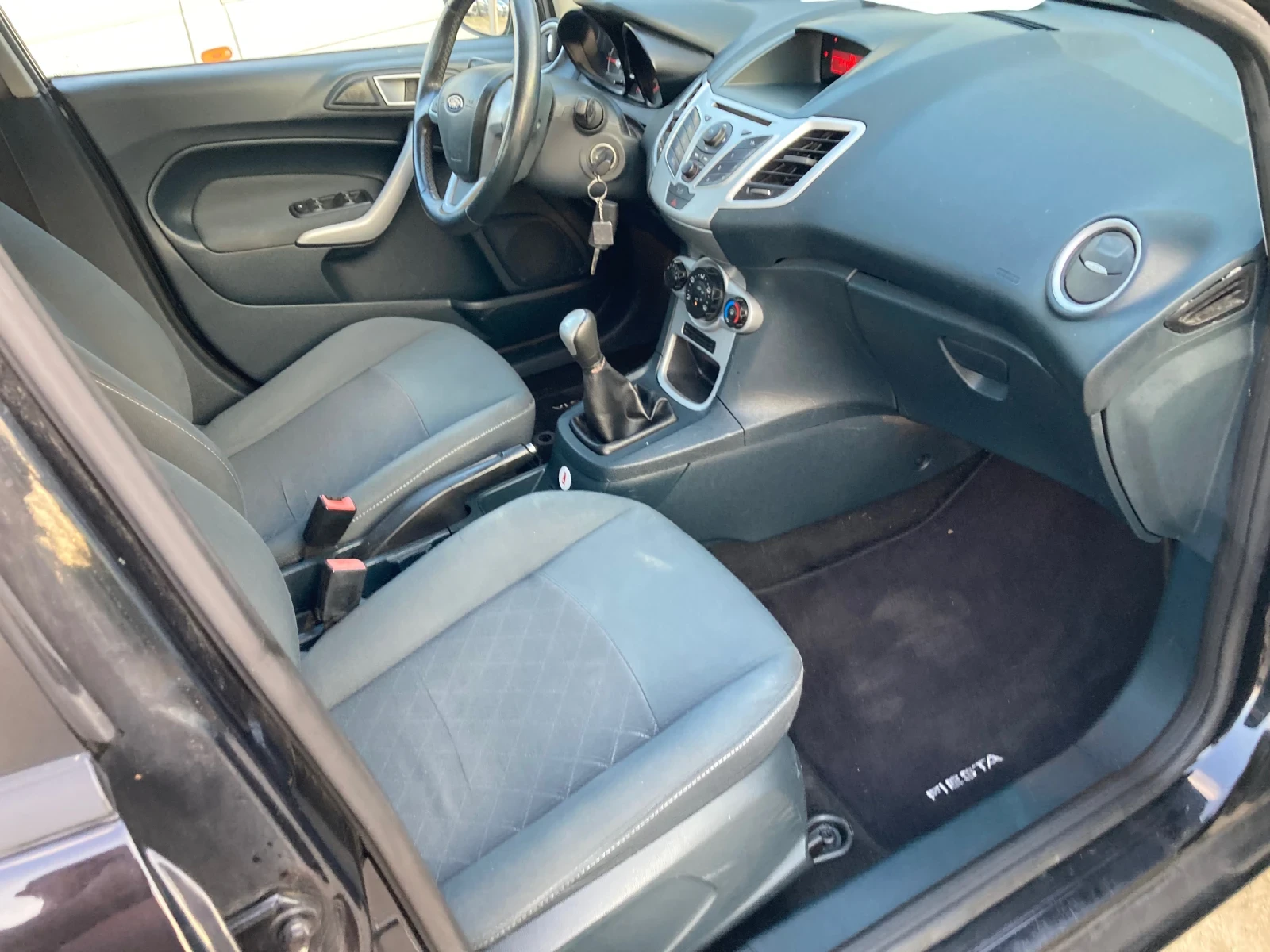 Ford Fiesta 1.4 TDCI, снимка 13 - Автомобили и джипове - 48602657