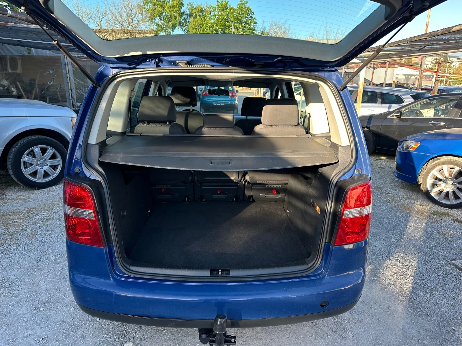 VW Touran 1, 9 TDI-105k.s. - изображение 7
