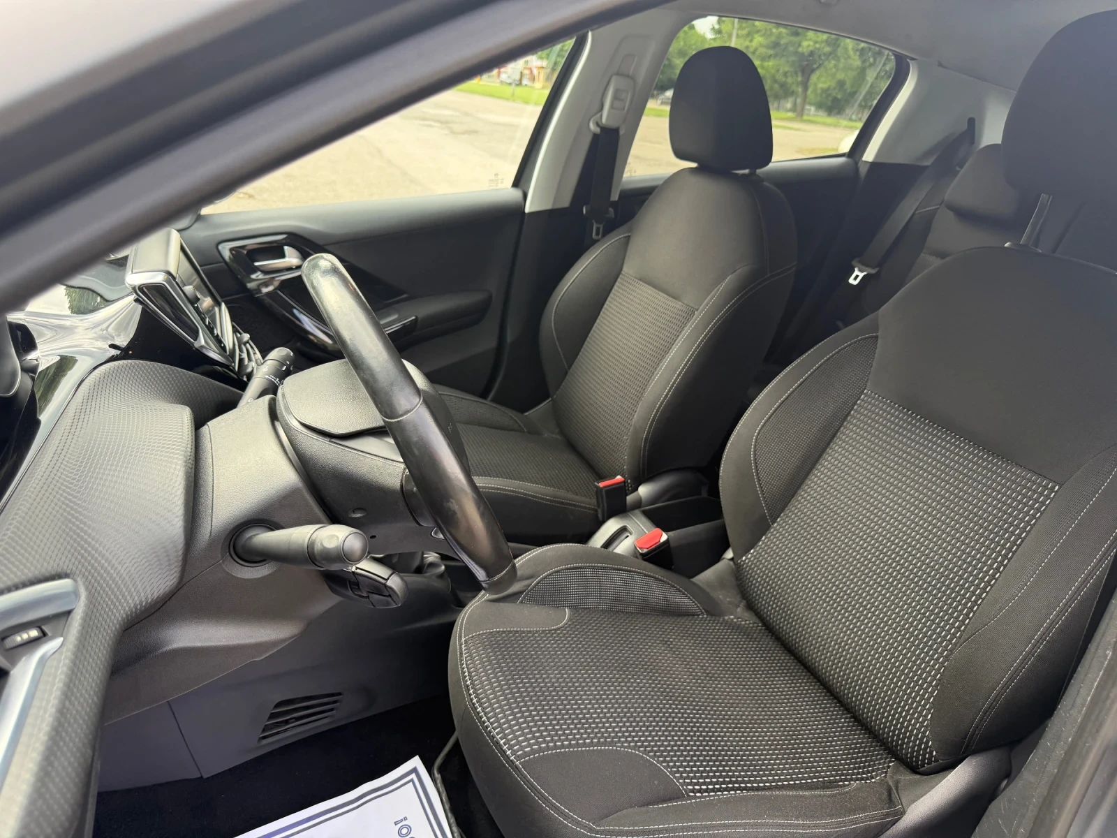 Peugeot 208 1.6HDI-100kc - изображение 10