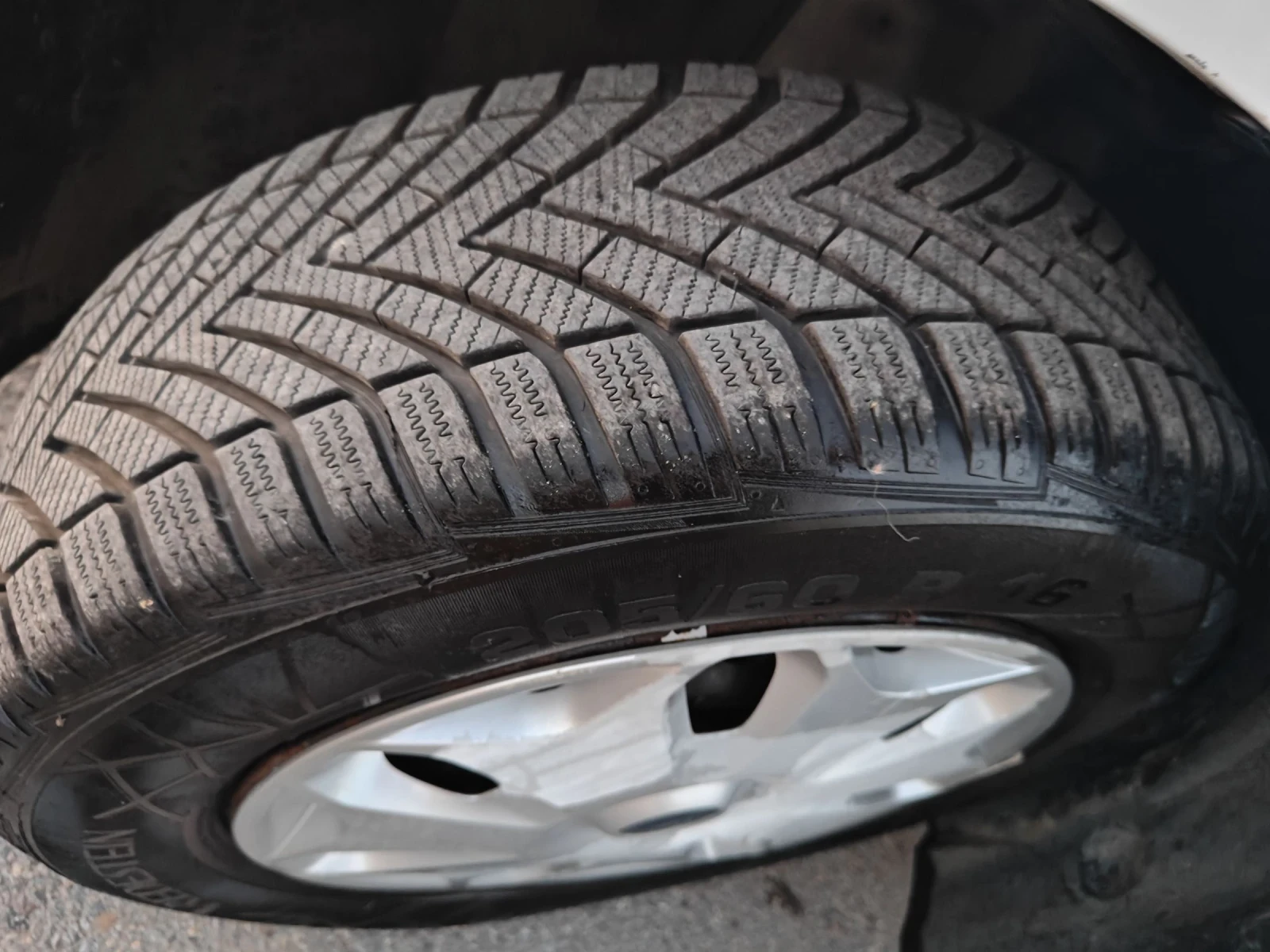 Ford Connect 1.5d-101кс Euro 6X Климатик | Mobile.bg — изображение 13