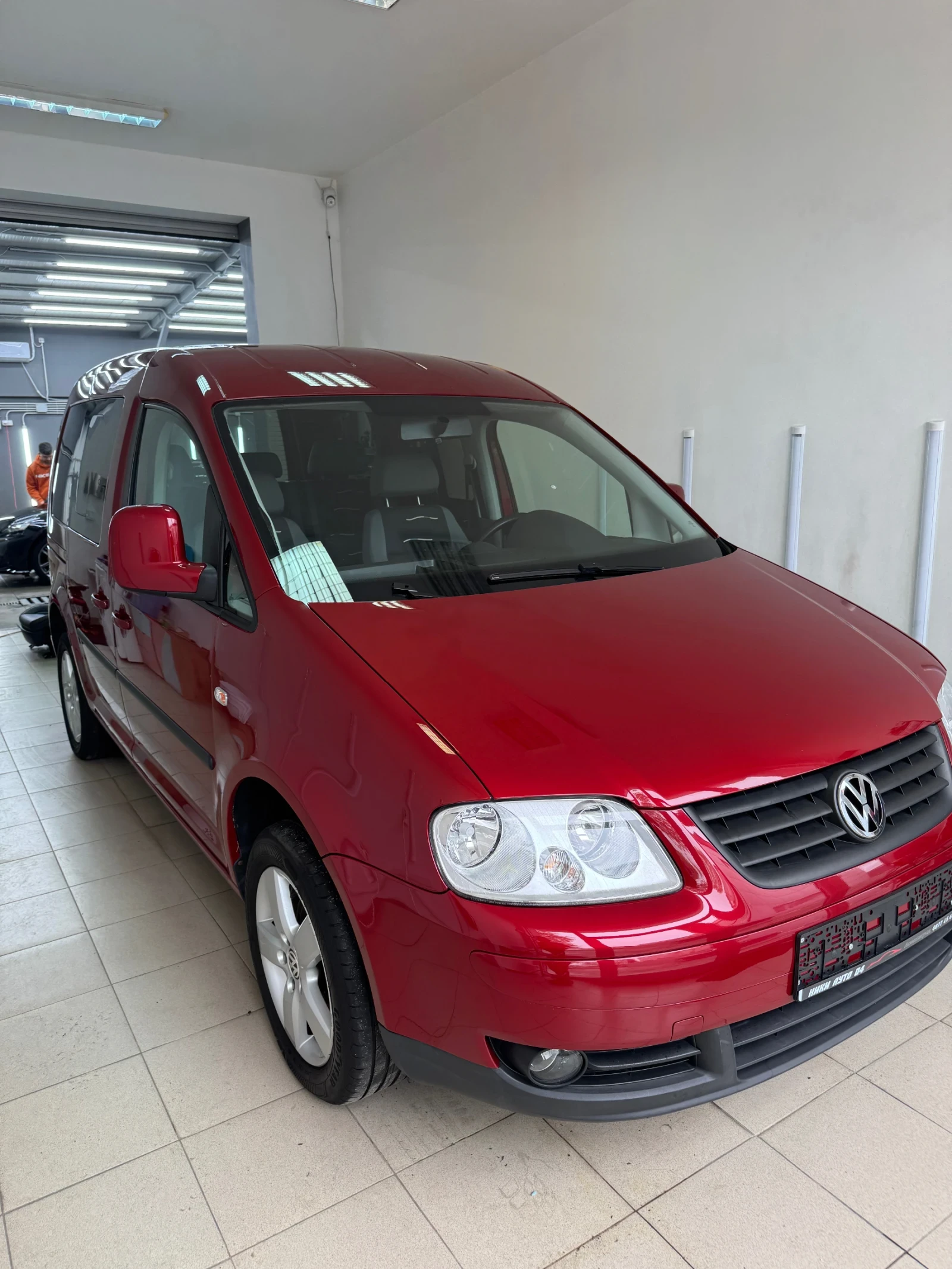 VW Caddy 1.6 стария мотор - изображение 2