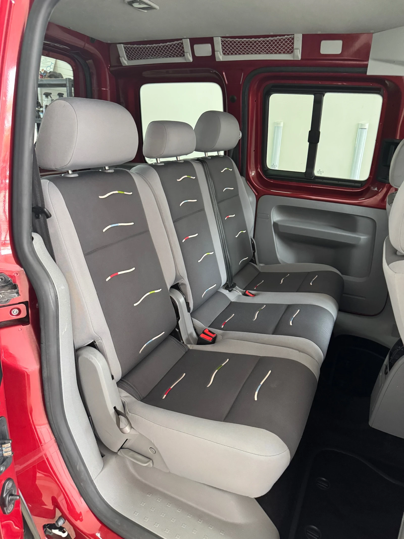 VW Caddy 1.6 стария мотор - изображение 8