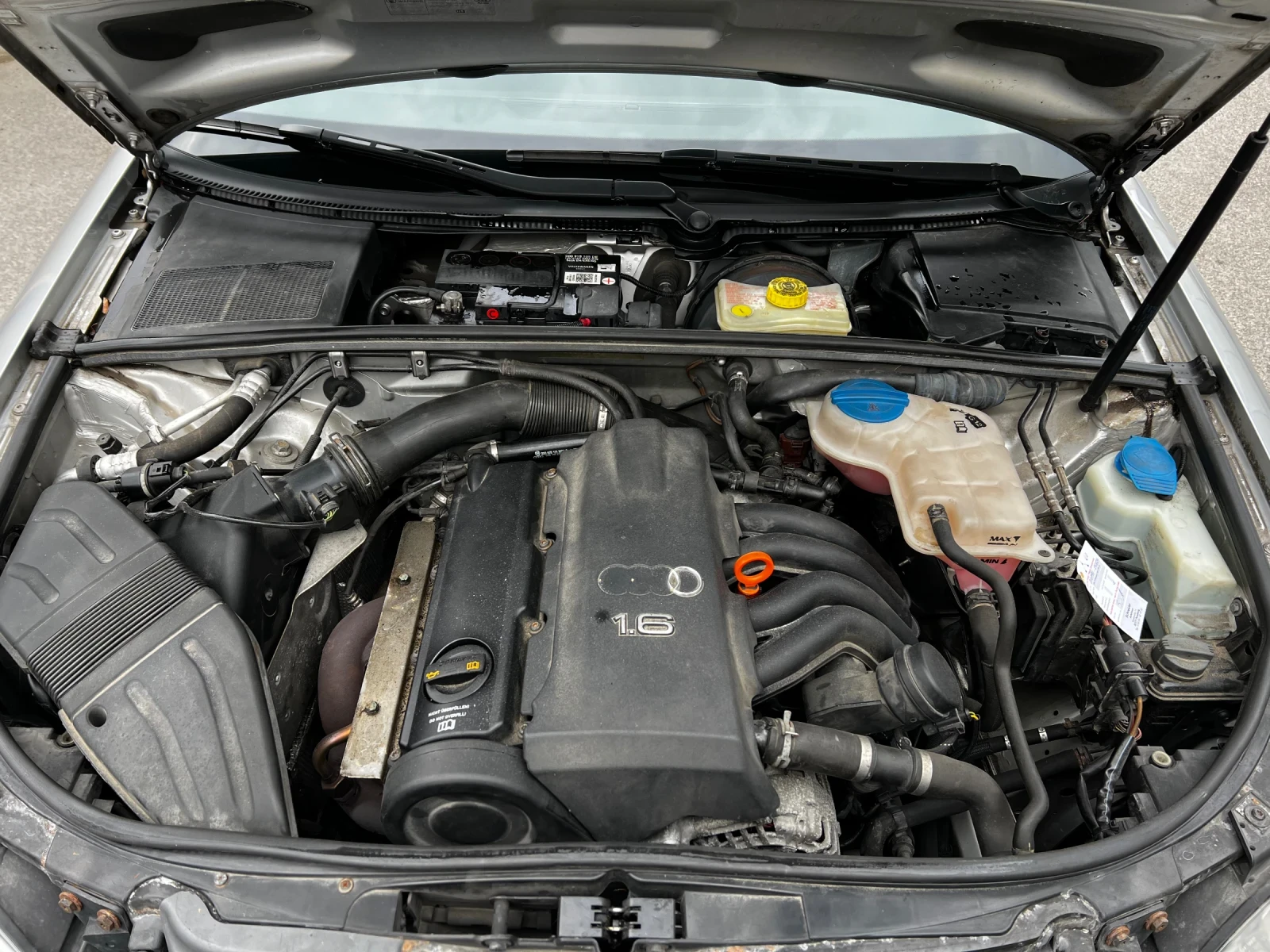 Audi A4 1.6 бензин 102кс - изображение 10