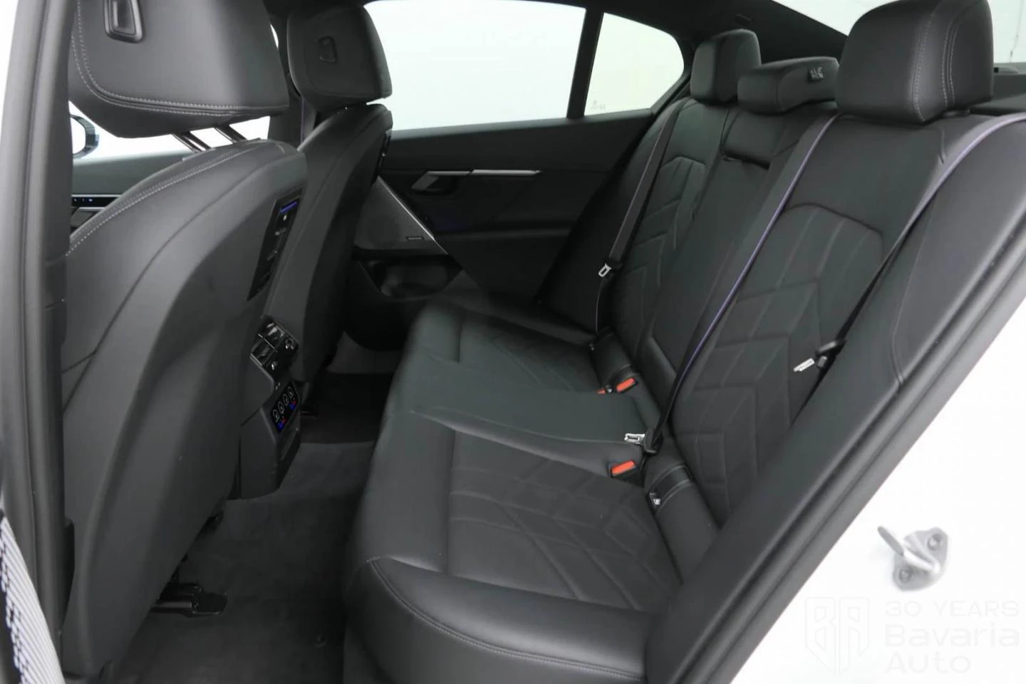 BMW 520 i M Sport Paket Steptronic - изображение 8