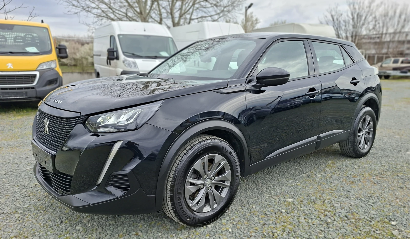 Peugeot 2008 1.2i Full LED* Car Play* 97000km. Top, снимка 9 - Автомобили и джипове - 54034124