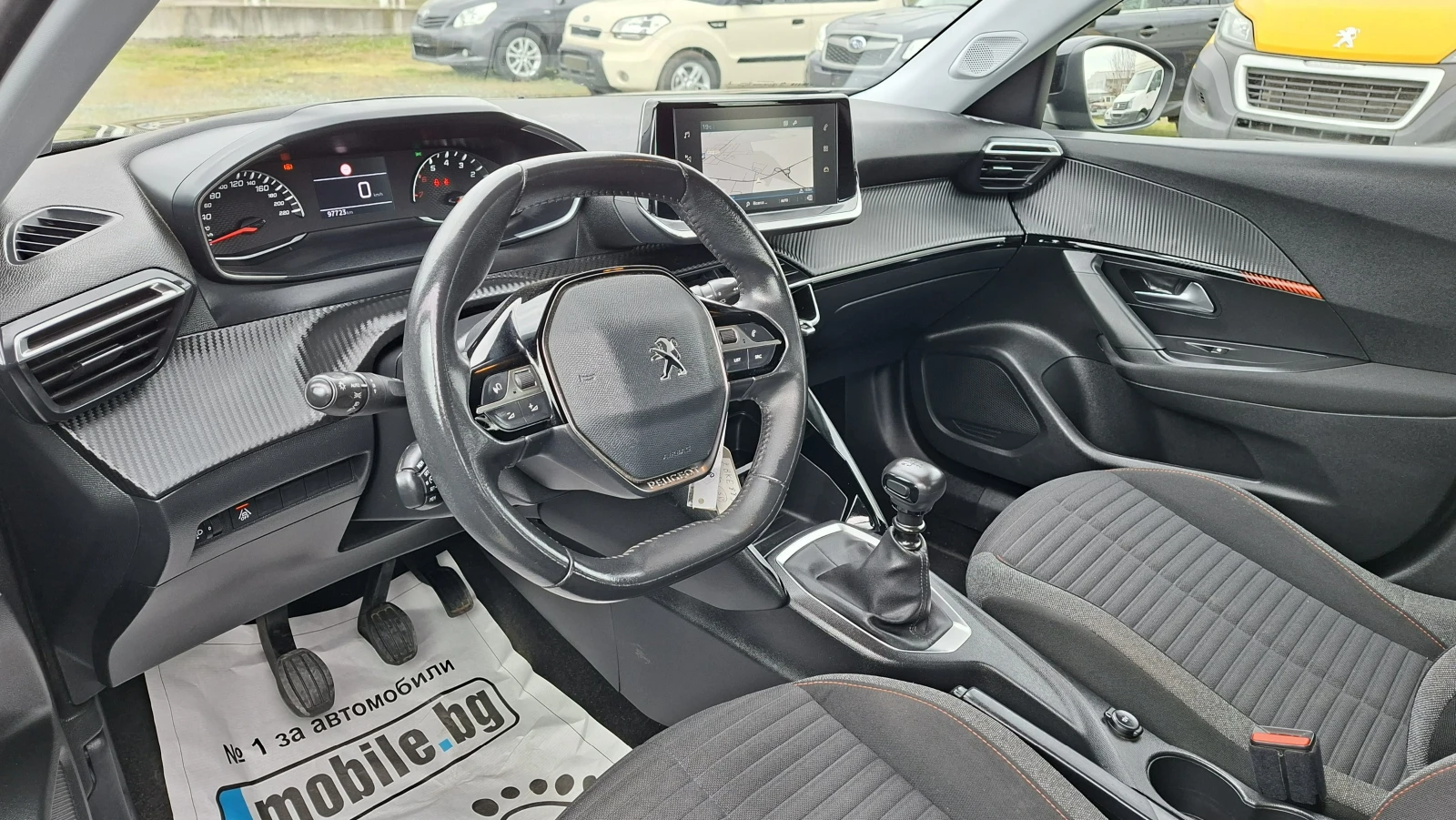 Peugeot 2008 1.2i Full LED* Car Play* 97000km. Top, снимка 11 - Автомобили и джипове - 54034124