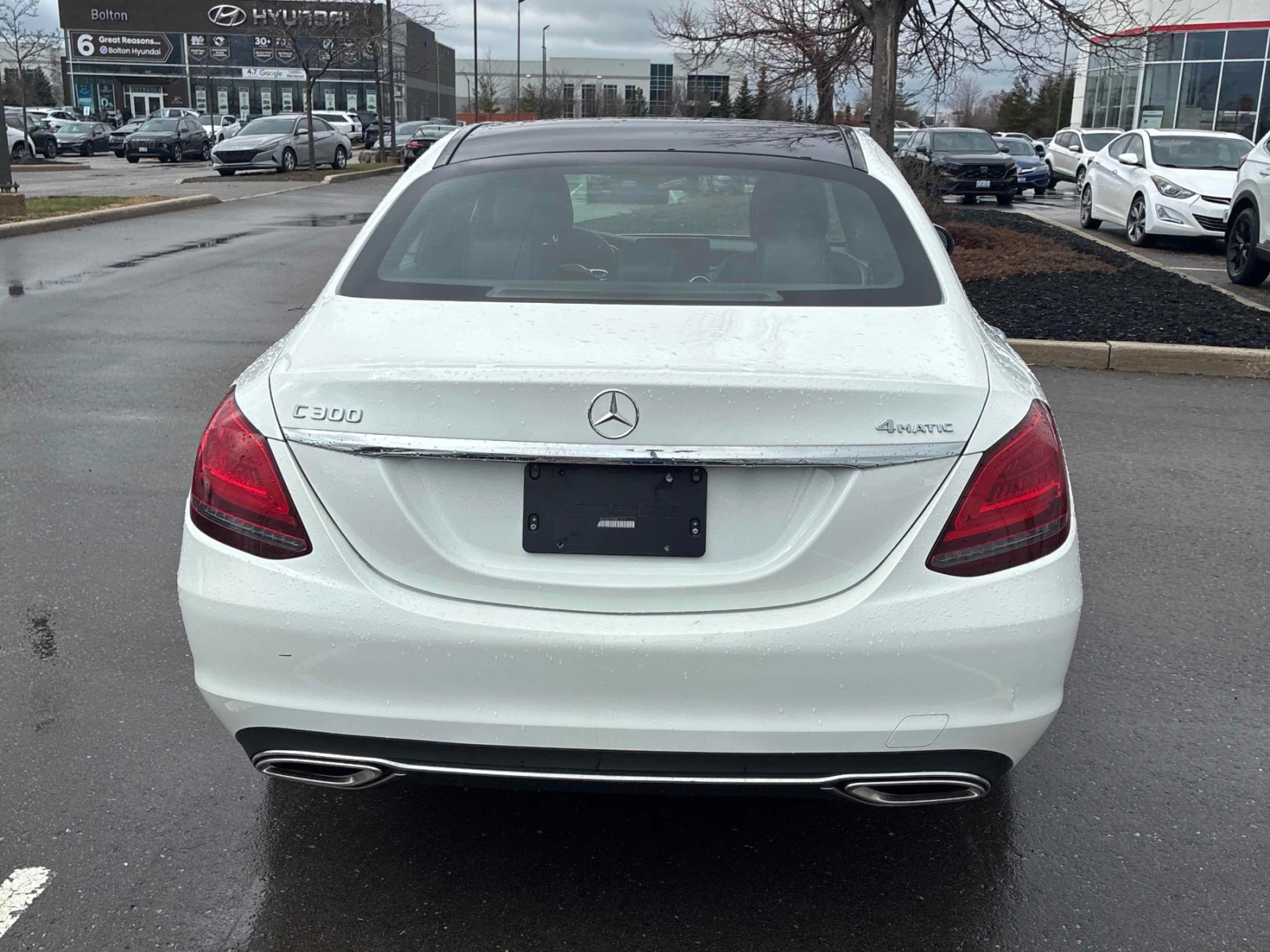 Mercedes-Benz C 300 CAR FAX * АВТО КРЕДИТ * ПОДГРЕВ * ПАНОРАМА, снимка 2 - Автомобили и джипове - 54183542