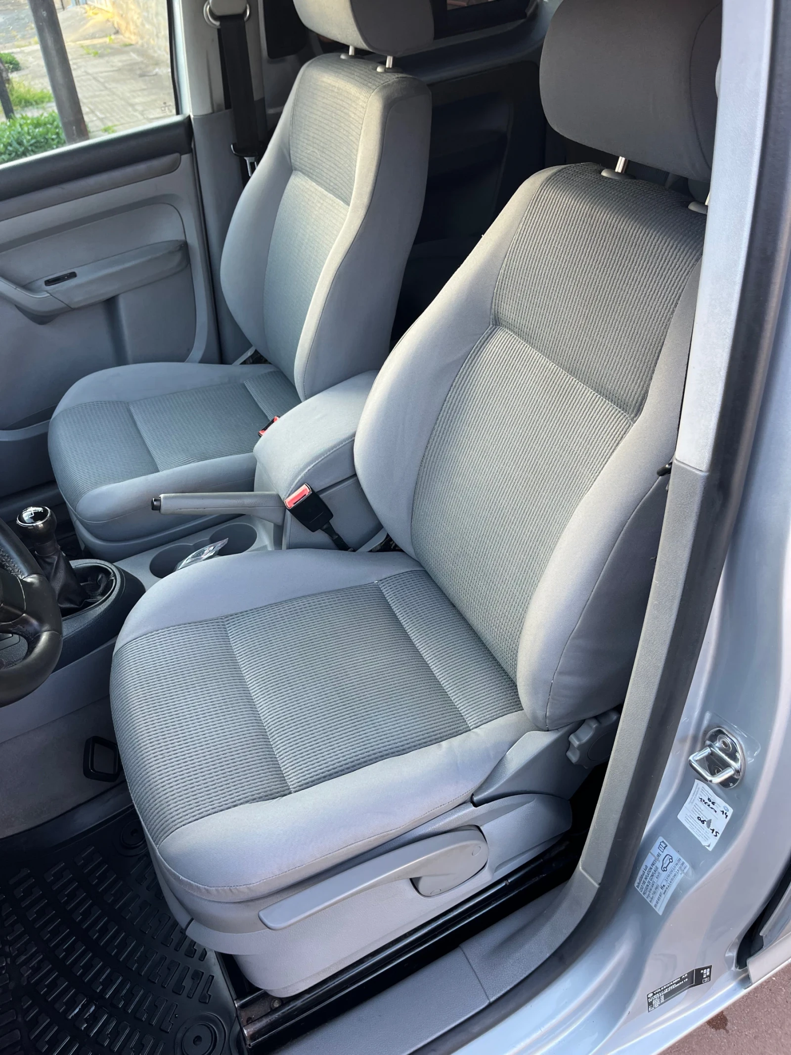 VW Caddy Life 1.9 105 , снимка 6 - Автомобили и джипове - 54306838