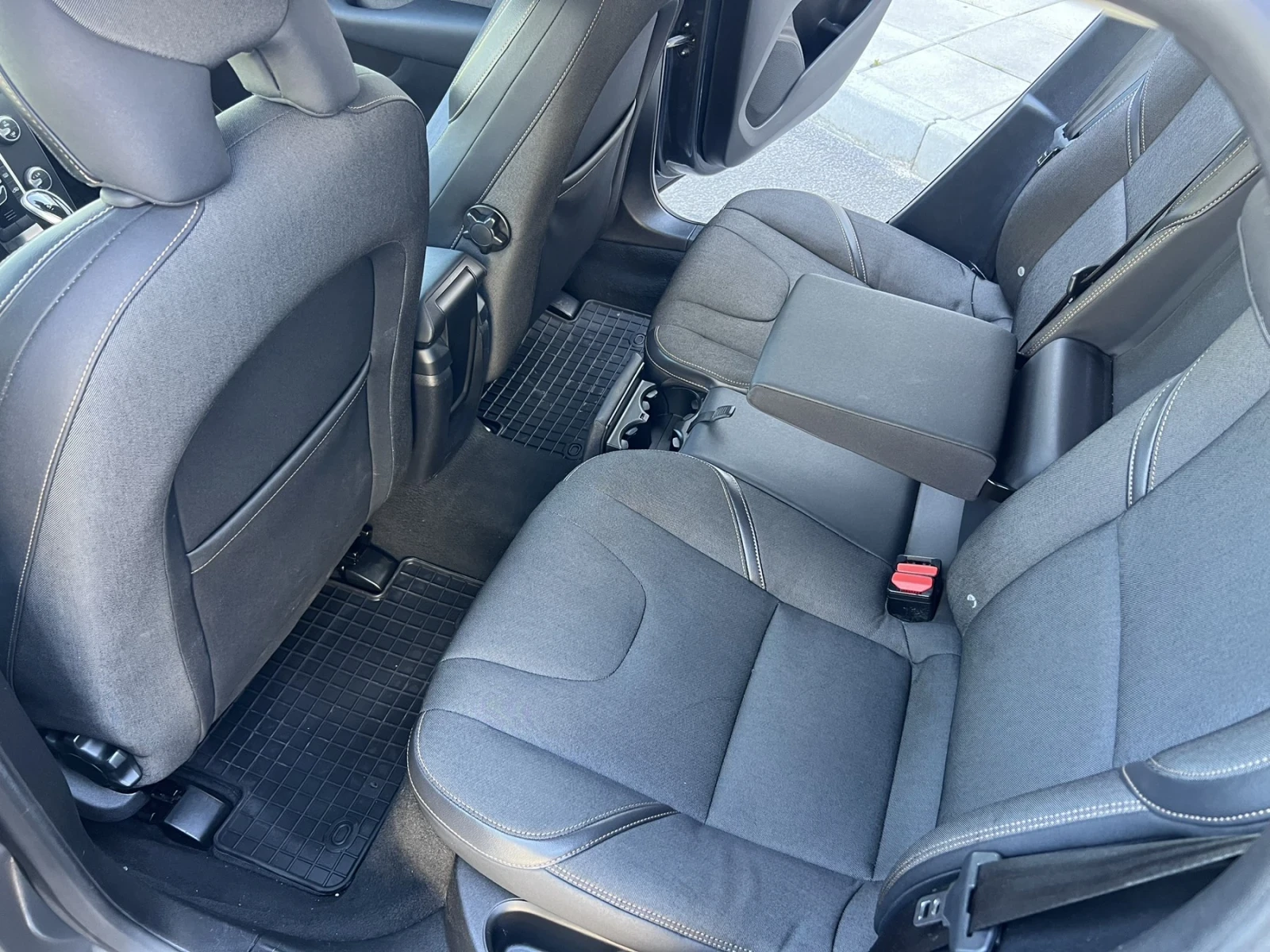 Volvo V40 Cross Country, снимка 12 - Автомобили и джипове - 54344042