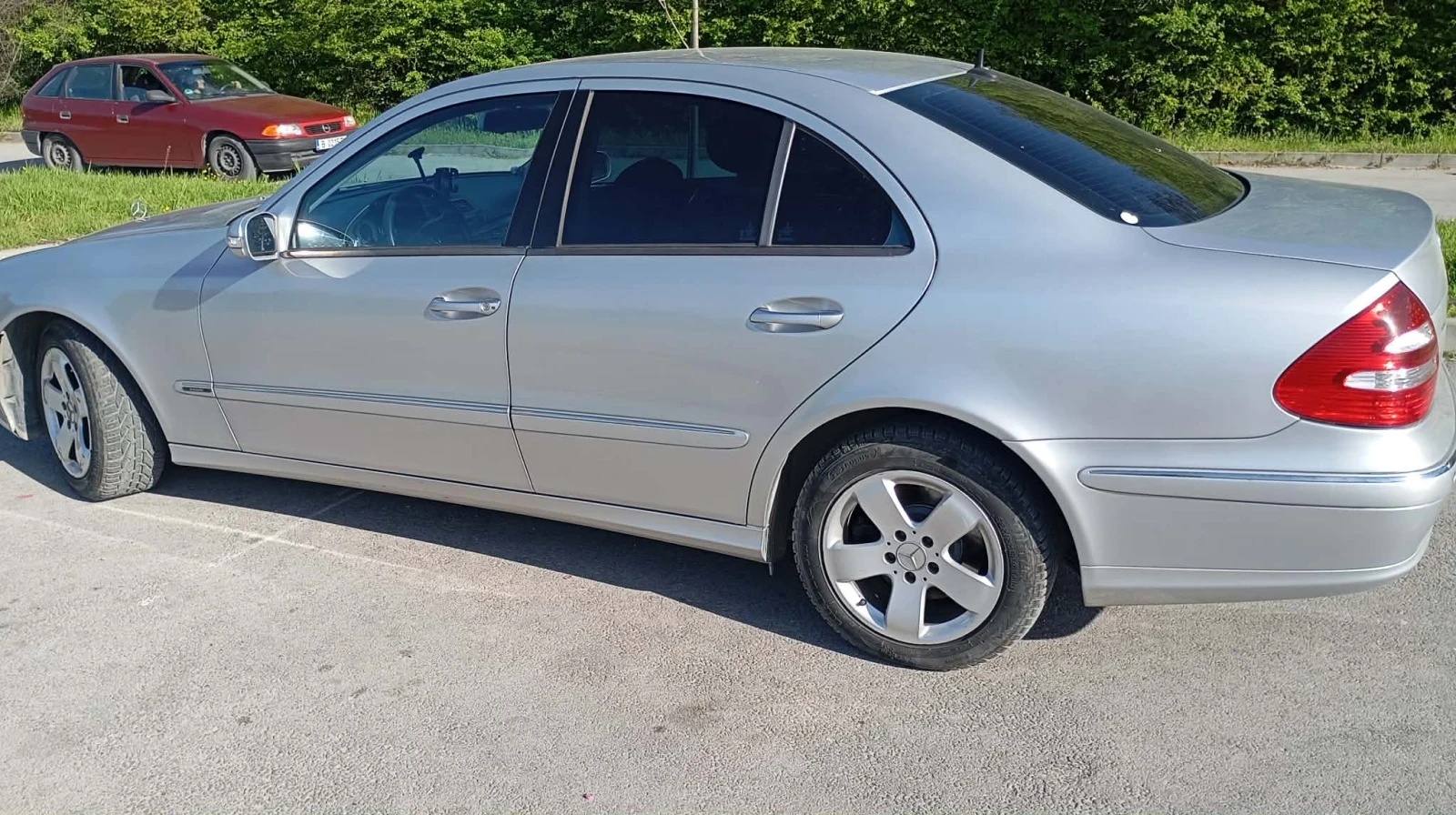 Mercedes-Benz E 320 4Matic, снимка 3 - Автомобили и джипове - 54335691