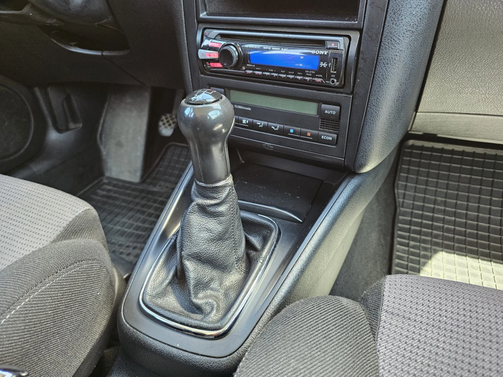 VW Golf, снимка 11 - Автомобили и джипове - 54360622