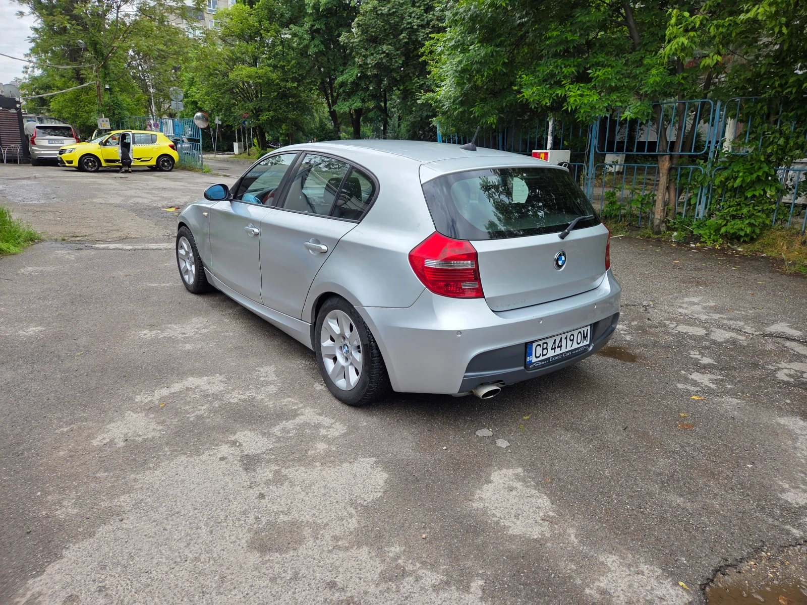 BMW 120 i M Sports package, снимка 3 - Автомобили и джипове - 55318330