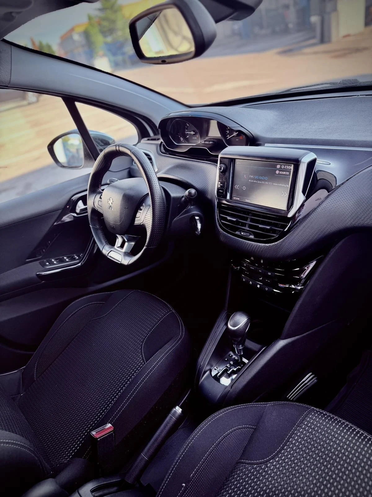 Peugeot 208 Gt line, снимка 8 - Автомобили и джипове - 54977801