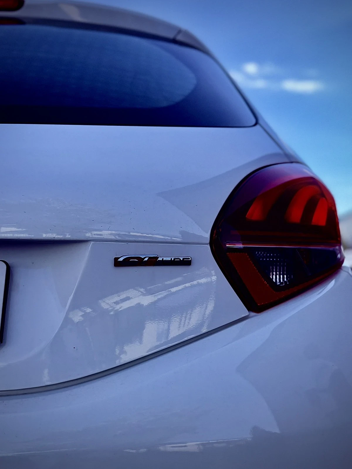 Peugeot 208 Gt line, снимка 4 - Автомобили и джипове - 54977801