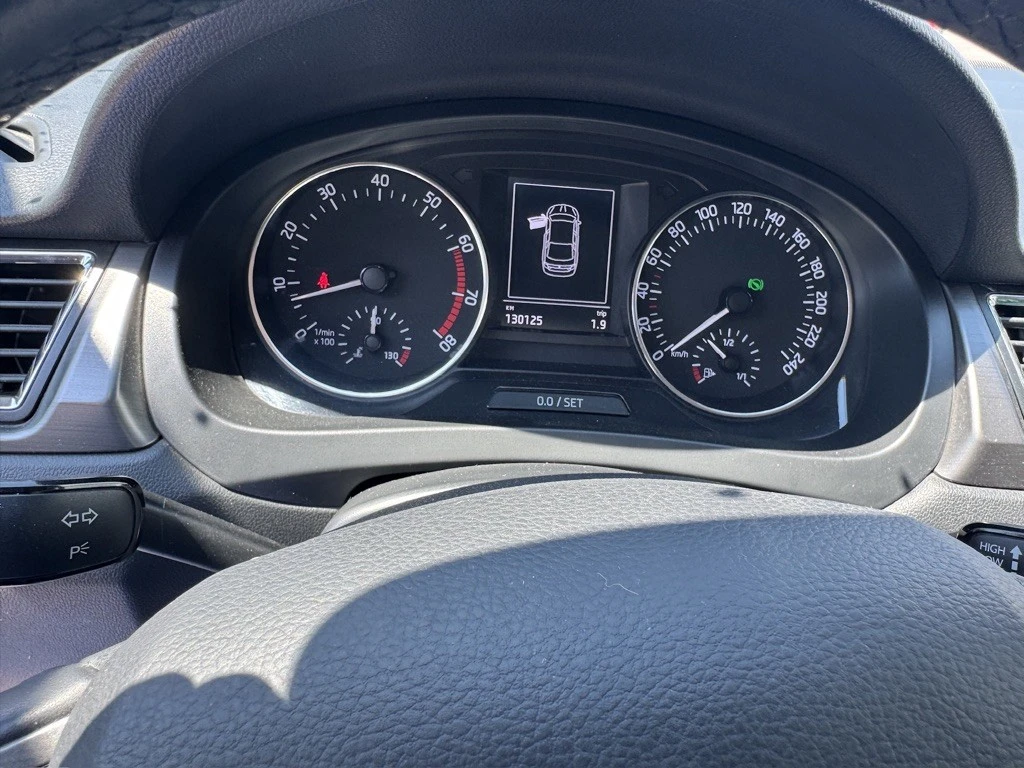 Skoda Rapid, снимка 12 - Автомобили и джипове - 55533586