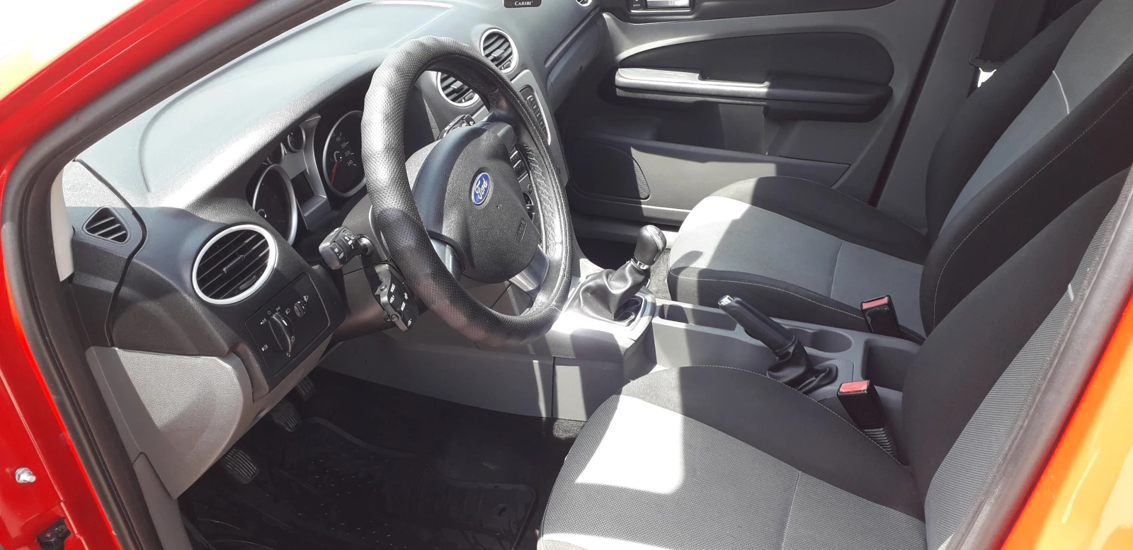 Ford Focus 1.6, снимка 4 - Автомобили и джипове - 55618406