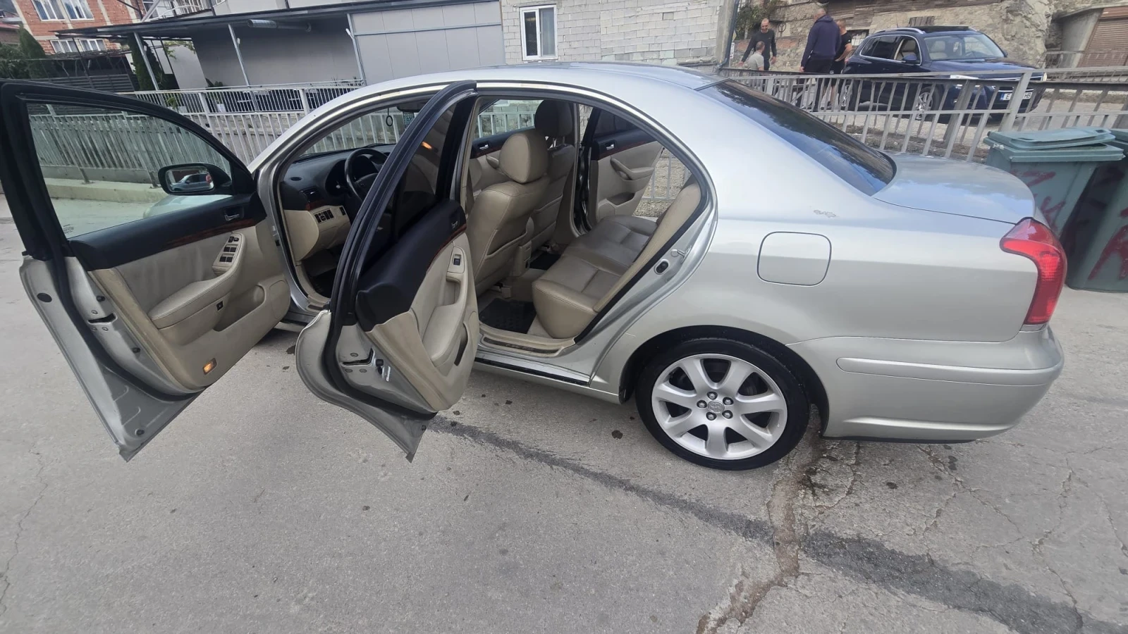 Toyota Avensis, снимка 2 - Автомобили и джипове - 56155319