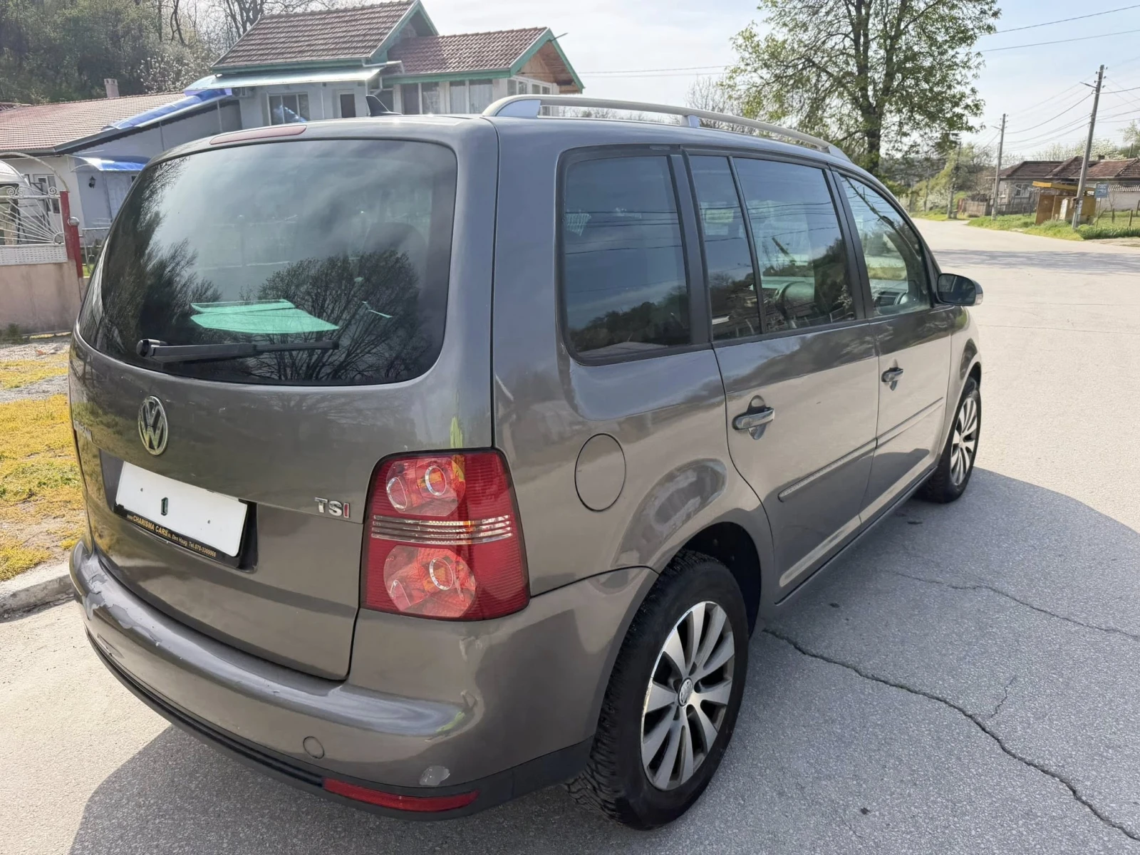 VW Touran 1.4 tsi, снимка 13 - Автомобили и джипове - 56433261