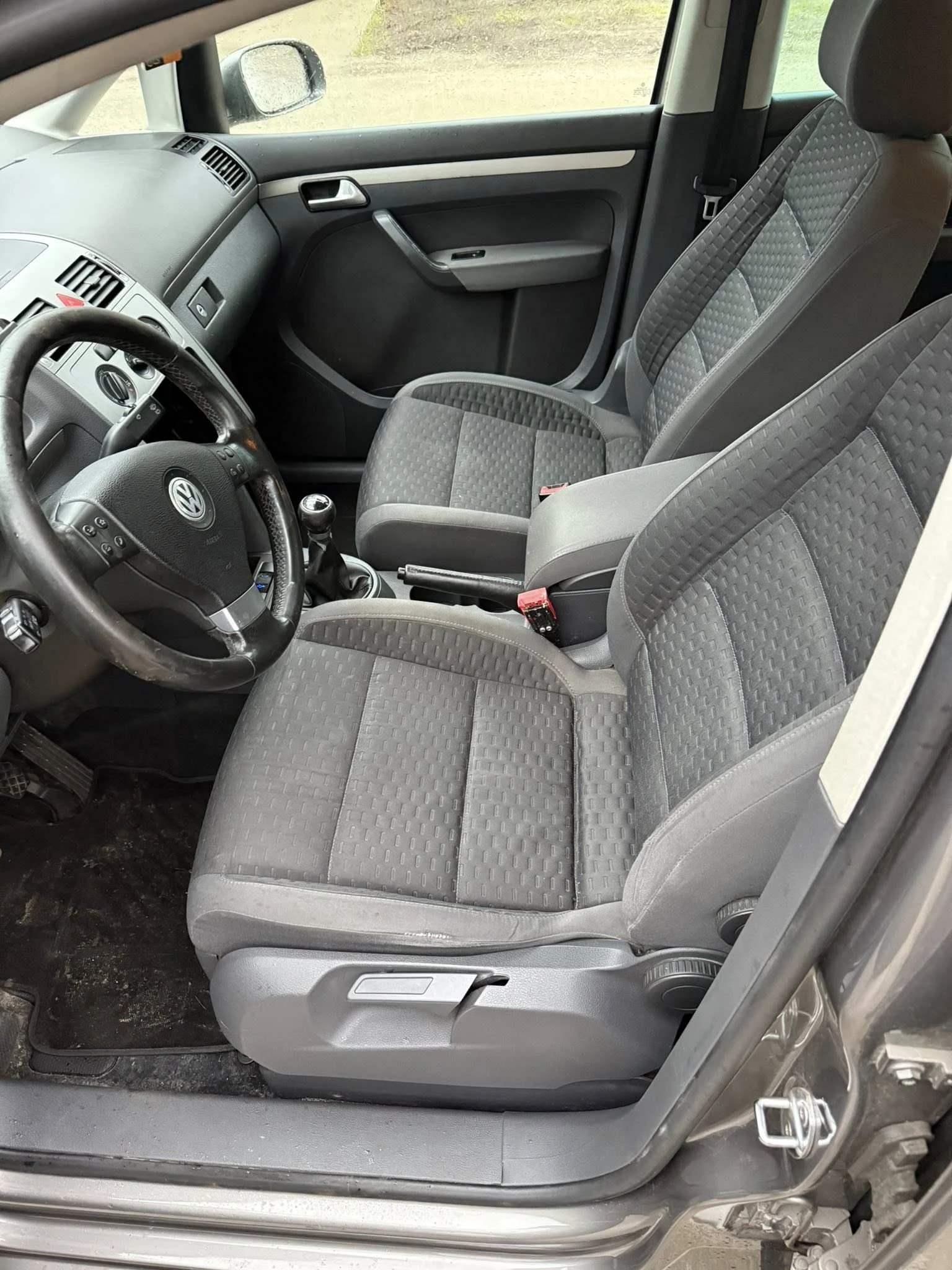 VW Touran 1.4 tsi, снимка 6 - Автомобили и джипове - 56433261