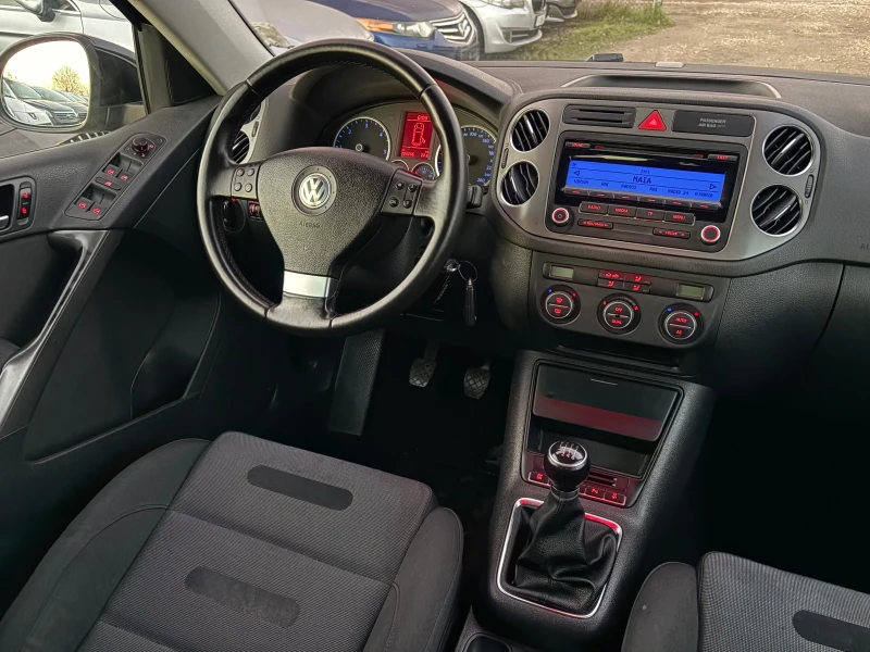 VW Tiguan 2.0 TDI 4x4 , снимка 9 - Автомобили и джипове - 52807062