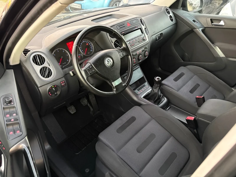 VW Tiguan 2.0 TDI 4x4 , снимка 7 - Автомобили и джипове - 52807062