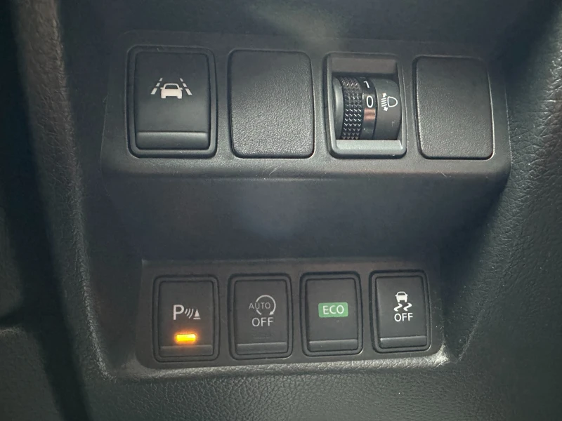 Nissan Qashqai 1, 6dci/Автоматик, снимка 17 - Автомобили и джипове - 53200263